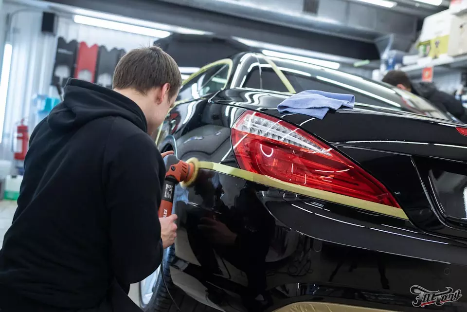 Mercedes SL. Восстановительная полировка кузова и нанесение керамики от Gyeon!